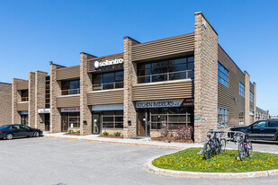 146 Colonnade Rd, Ottawa ON - Services immobiliers commerciaux