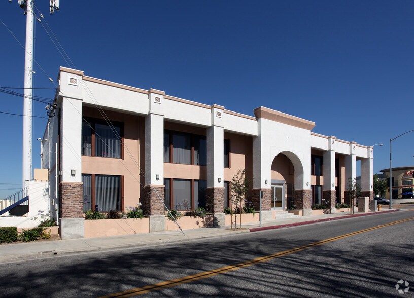 8780 Valley Blvd, Rosemead, CA à louer - Photo du bâtiment - Image 2 de 56