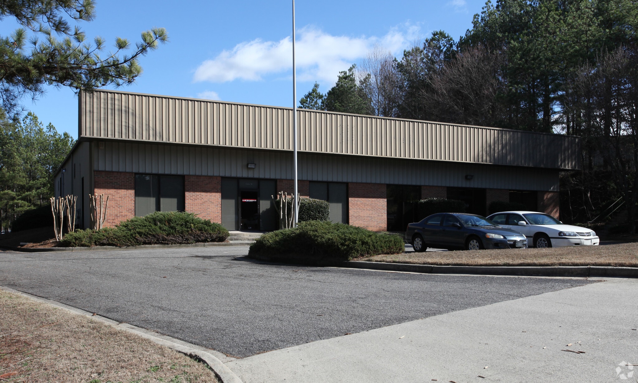 8181 Industrial Pl, Alpharetta, GA for lease Primary Photo- Image 1 of 7