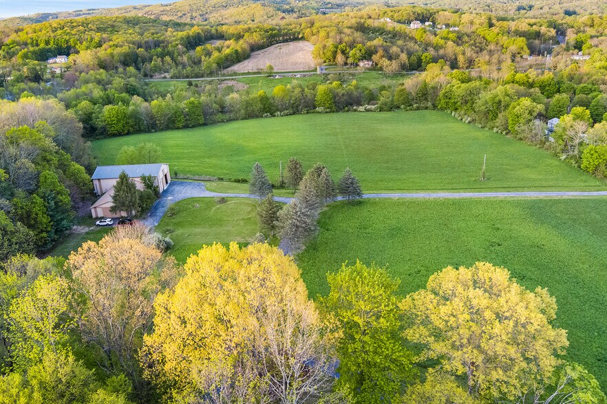 40 Fernwood Rd, Sussex, NJ à vendre - Photo du bâtiment - Image 2 de 23