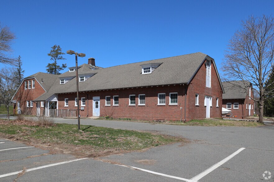 130 Essex St, South Hamilton, MA à vendre - Photo du bâtiment - Image 2 de 4