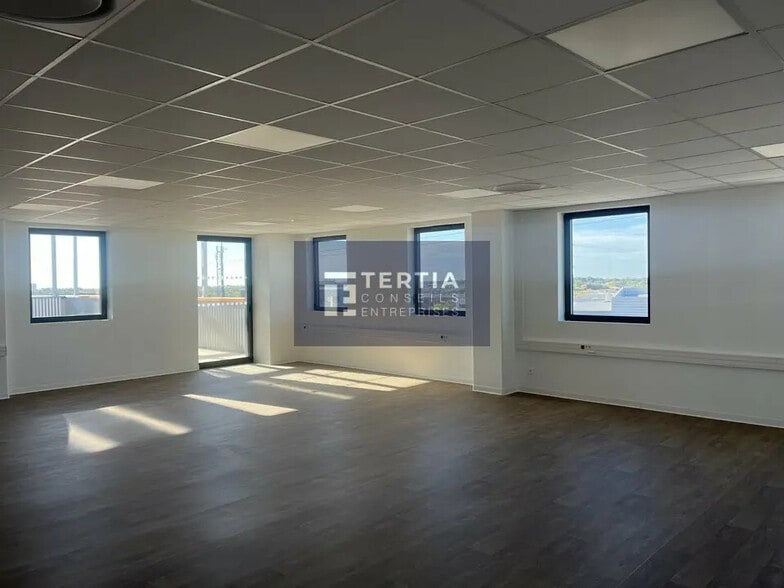 Flex in Montpellier for lease - Building Photo - Image 3 of 14