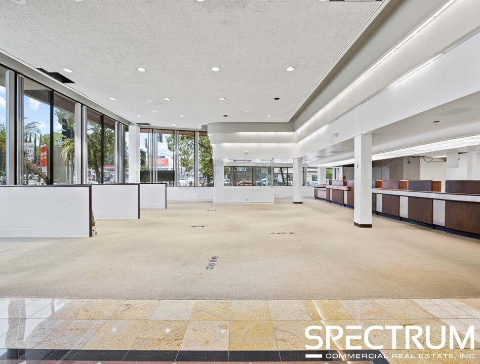 16861 Ventura Blvd, Encino, CA for lease Interior Photo- Image 1 of 6