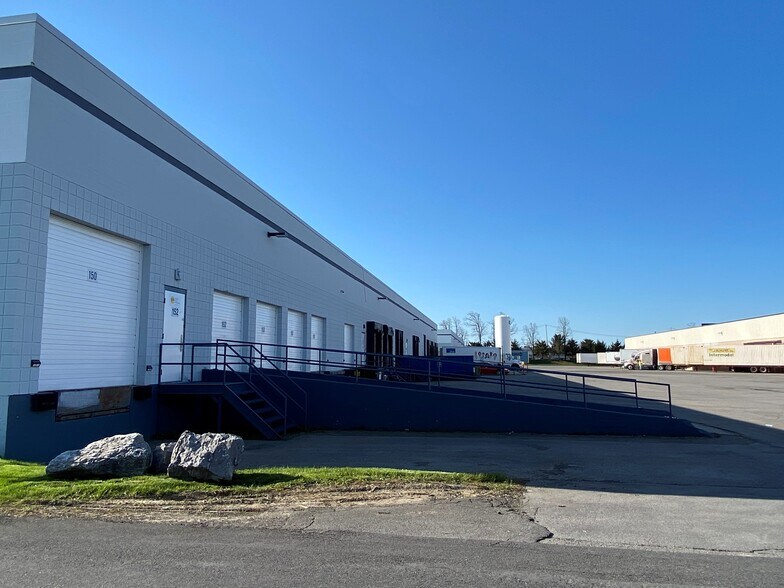150 Sonwil Dr, Cheektowaga, NY à louer - Photo du bâtiment - Image 2 de 3