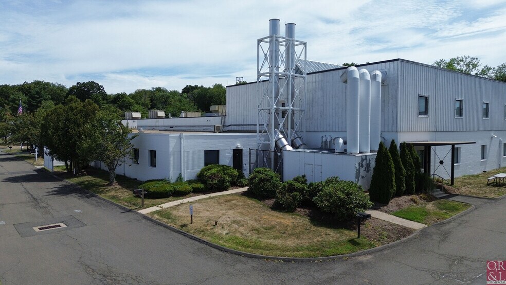35 NE Industrial Rd, Branford, CT à louer - Photo du bâtiment - Image 2 de 28