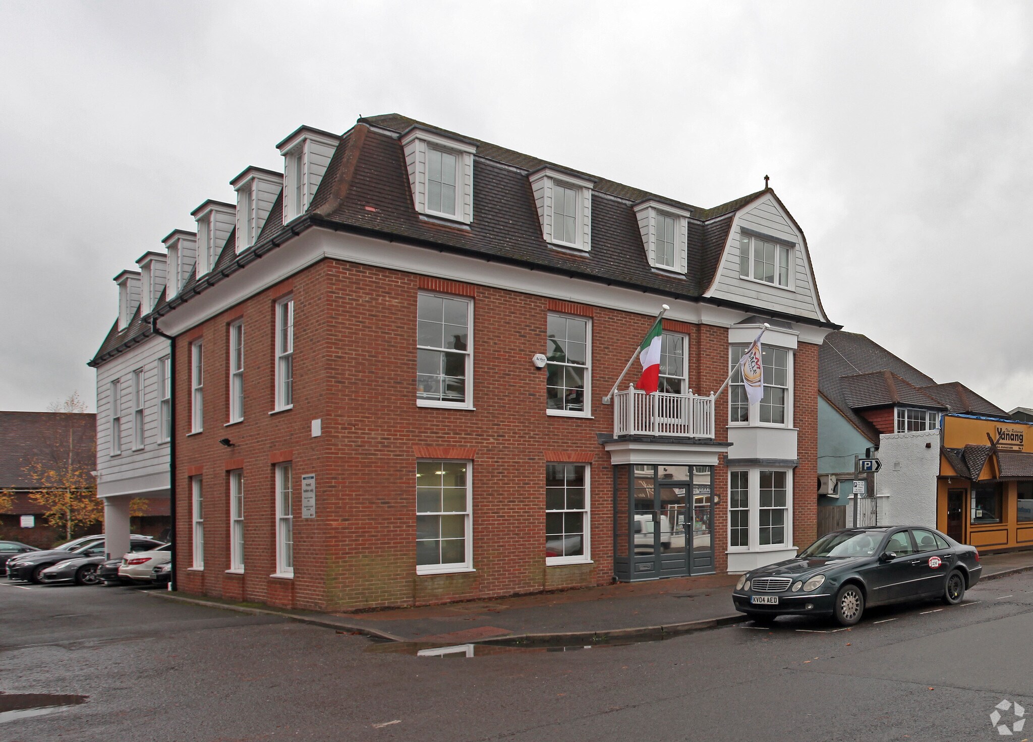 16-18 Warwick Rd, Beaconsfield for sale Primary Photo- Image 1 of 1