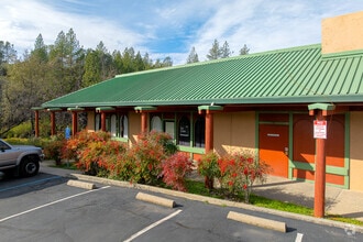 10868-10966 Combie Rd, Auburn, CA à louer Photo du bâtiment- Image 1 de 35