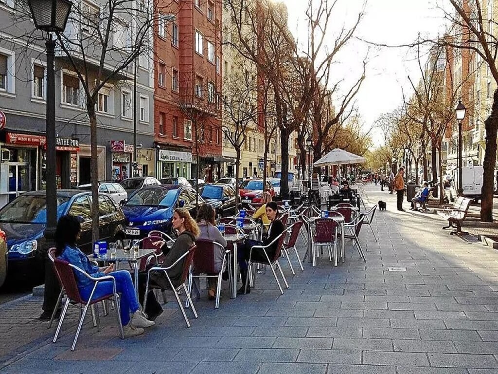 Commerce de détail dans Madrid, Madrid à louer Photo du bâtiment- Image 1 de 4