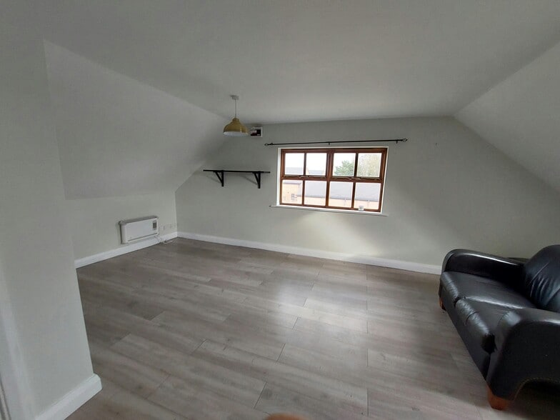 Lullington Rd, Rosliston à louer - Photo du bâtiment - Image 2 de 9