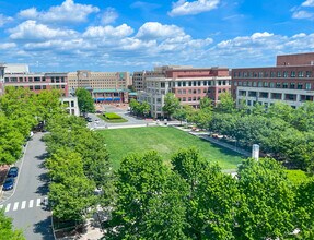 1925 Ballenger Ave, Alexandria, VA à louer Photo intérieure- Image 2 de 4