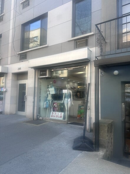 244-246 E 60th St, New York, NY à louer - Photo du bâtiment - Image 3 de 7