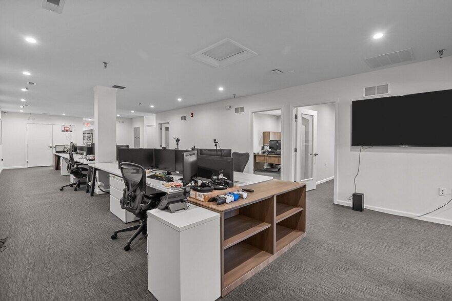 790 Newtown Yardley Rd, Newtown, PA à vendre - Photo intérieure - Image 2 de 56