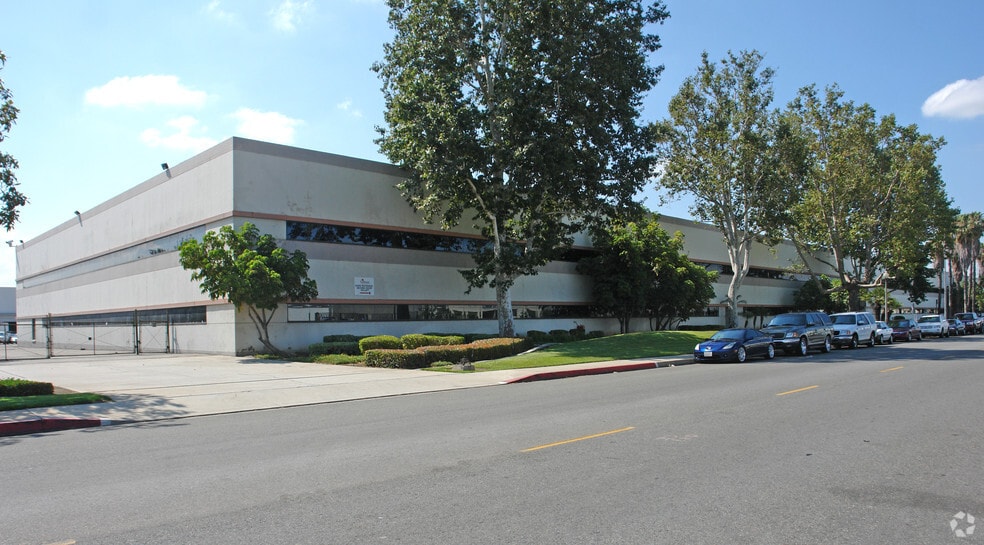 2410 Yates Ave, Commerce, CA for lease - Building Photo - Image 2 of 3
