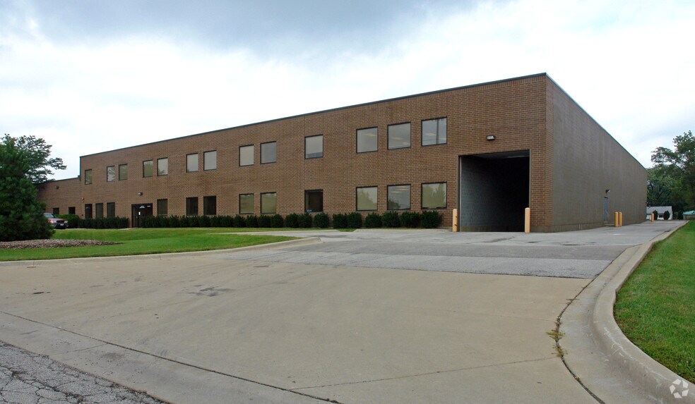 130-150 Carpenter Ave, Wheeling, IL à vendre - Photo du bâtiment - Image 2 de 5