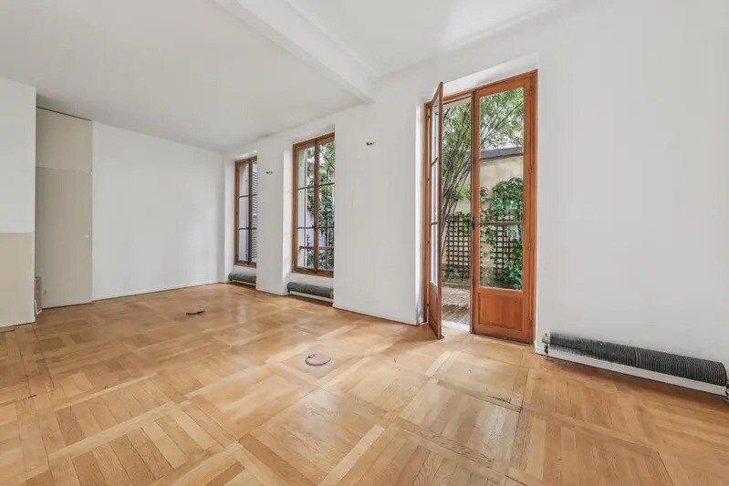 11 Rue Chateaubriand, Paris à vendre - Photo du bâtiment - Image 3 de 12
