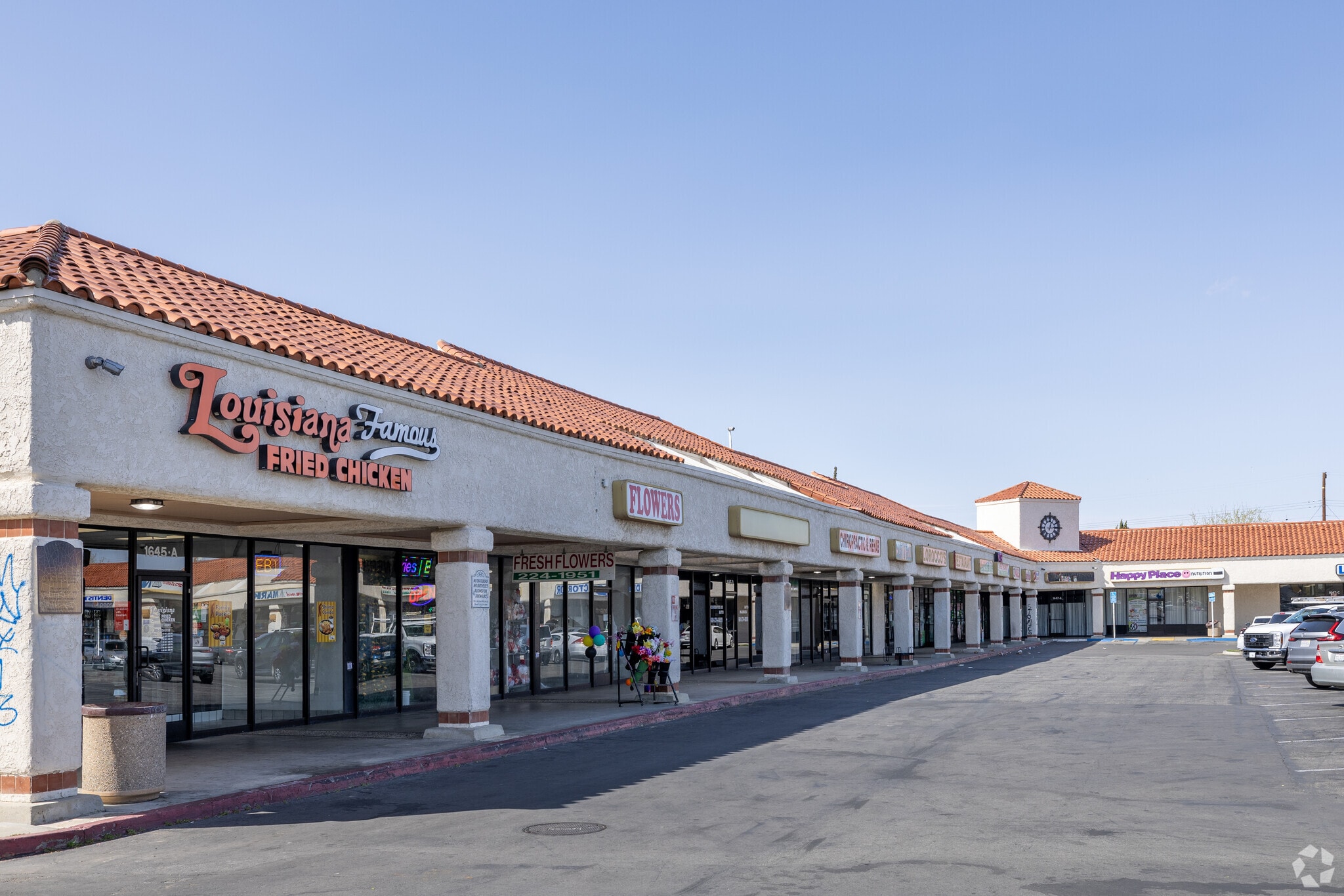 1645-1647 E Palmdale Blvd, Palmdale, CA for lease Primary Photo- Image 1 of 3
