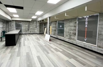 1384-1386 Main St E, Hamilton, ON à louer Photo intérieure- Image 2 de 7