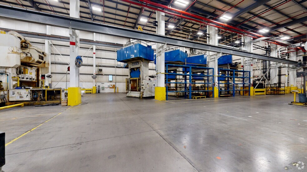 12001 Farmington Rd, Livonia, MI à louer - Numérisation 3D de Matterport - Image 3 de 16