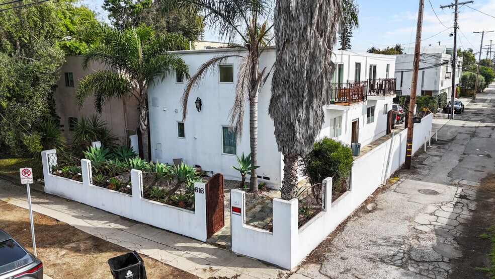 616 Sunset Ave, Venice, CA à vendre - Photo du bâtiment - Image 2 de 14