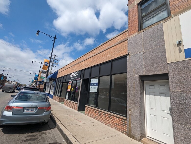 4000-4012 W Montrose Ave, Chicago, IL for lease - Building Photo - Image 3 of 6