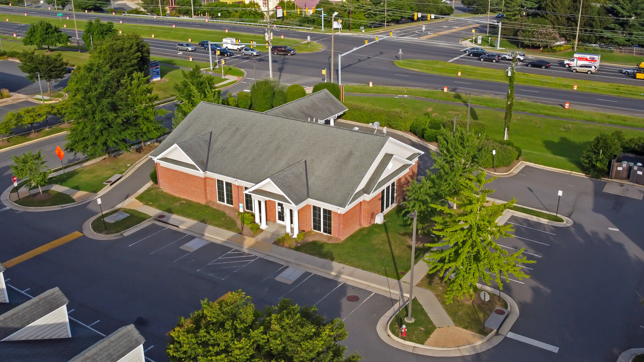 6130 Redwood Sq, Centreville, VA for lease Building Photo- Image 1 of 5