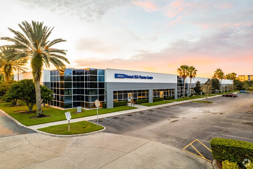 2501 Discovery Dr, Orlando, FL à louer - Photo du bâtiment - Image 2 de 8