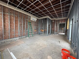 Plus de détails pour 1049 New Britain Ave, West Hartford, CT - Commerce de détail à louer