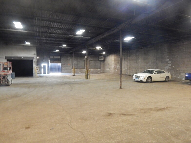 3104 S Homan Ave, Chicago, IL for lease - Building Photo - Image 2 of 10