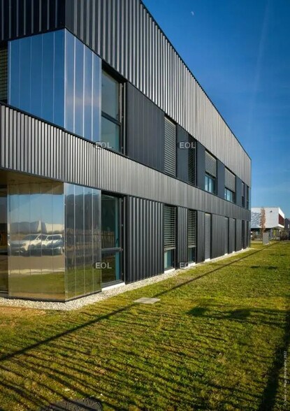 Flex dans Genas à louer - Photo du bâtiment - Image 3 de 12