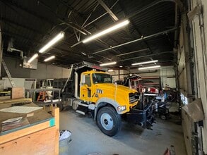 108 Clematis Ave, Waltham, MA à louer Photo intérieure- Image 2 de 7