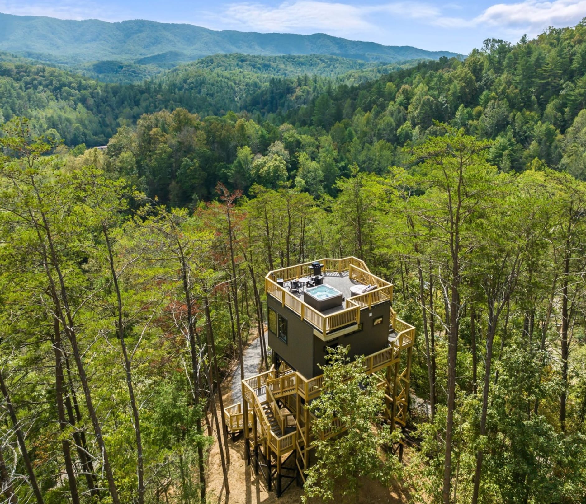 1708 Minty Way, Sevierville, TN for sale Primary Photo- Image 1 of 23