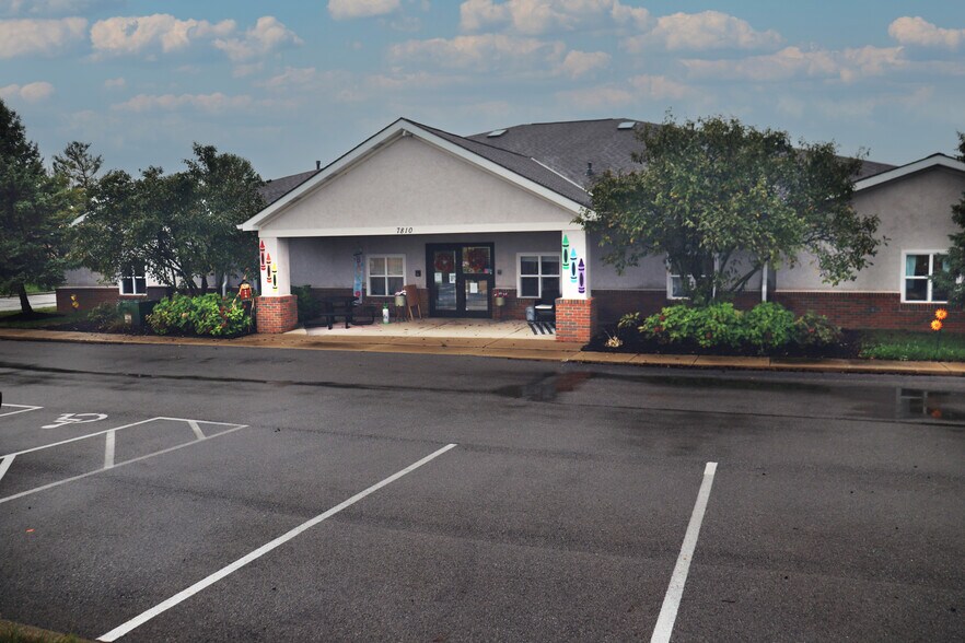 7810 Graphics Way, Lewis Center, OH à vendre - Photo du bâtiment - Image 1 de 18