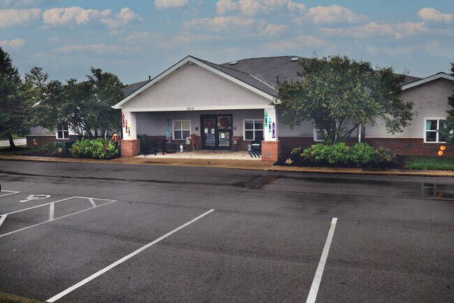 Plus de détails pour 7810 Graphics Way, Lewis Center, OH - Bureau à vendre