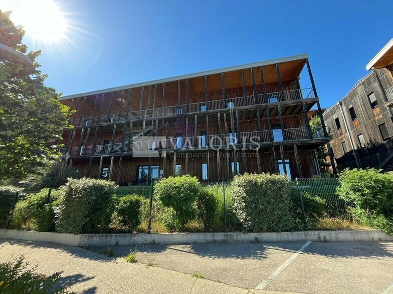 Bureau dans Aix-en-Provence à louer - Photo du bâtiment - Image 2 de 12