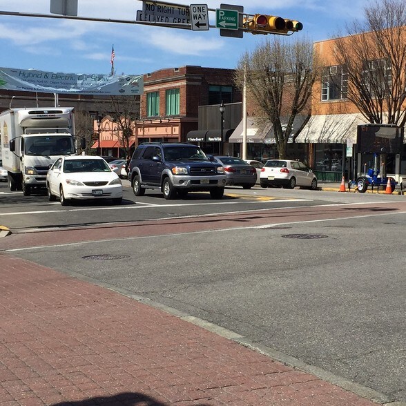 5 E Palisade Ave, Englewood, NJ à louer - Photo du bâtiment - Image 2 de 26