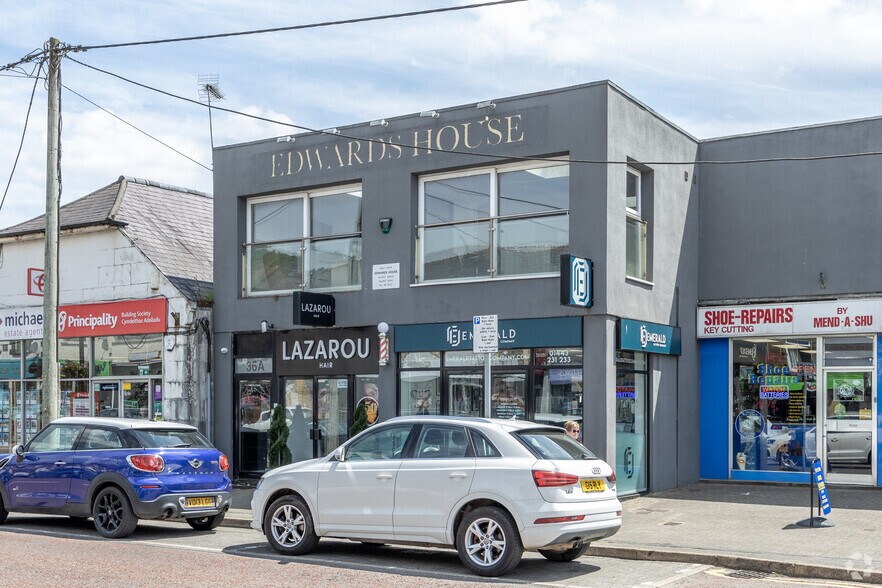 36-36A Talbot Rd, Pontyclun à louer - Photo du bâtiment - Image 3 de 3