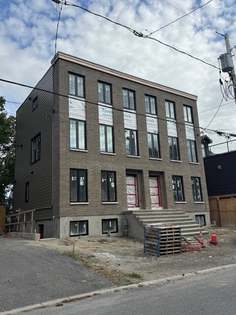 7 Gwynne Ave, Ottawa, ON à vendre Photo du bâtiment- Image 1 de 16
