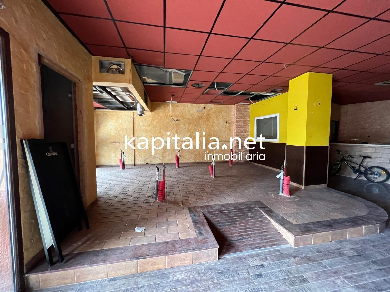 Retail in Ontinyent for sale Building Photo- Image 1 of 6