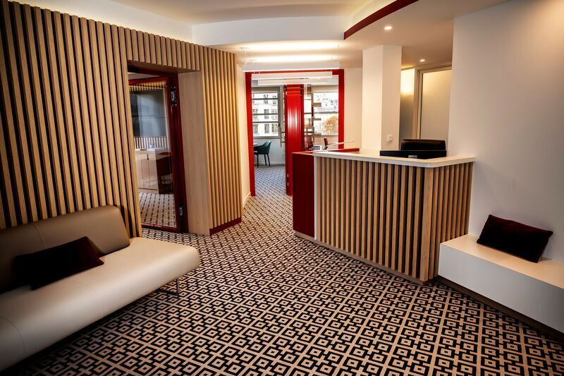 44 Avenue George V, Paris for lease - Interior Photo - Image 2 of 9