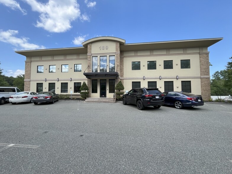 189 N Main St, Middleton, MA à louer - Photo du bâtiment - Image 1 de 11