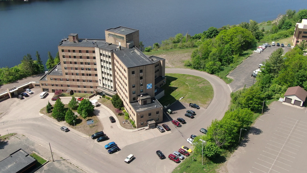 200 Michigan St, Hancock, MI à vendre - Photo du bâtiment - Image 1 de 1