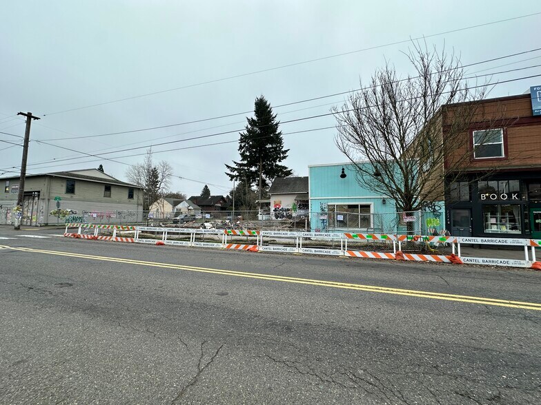 2734-2738 NE Alberta St, Portland, OR à vendre - Photo du bâtiment - Image 3 de 6