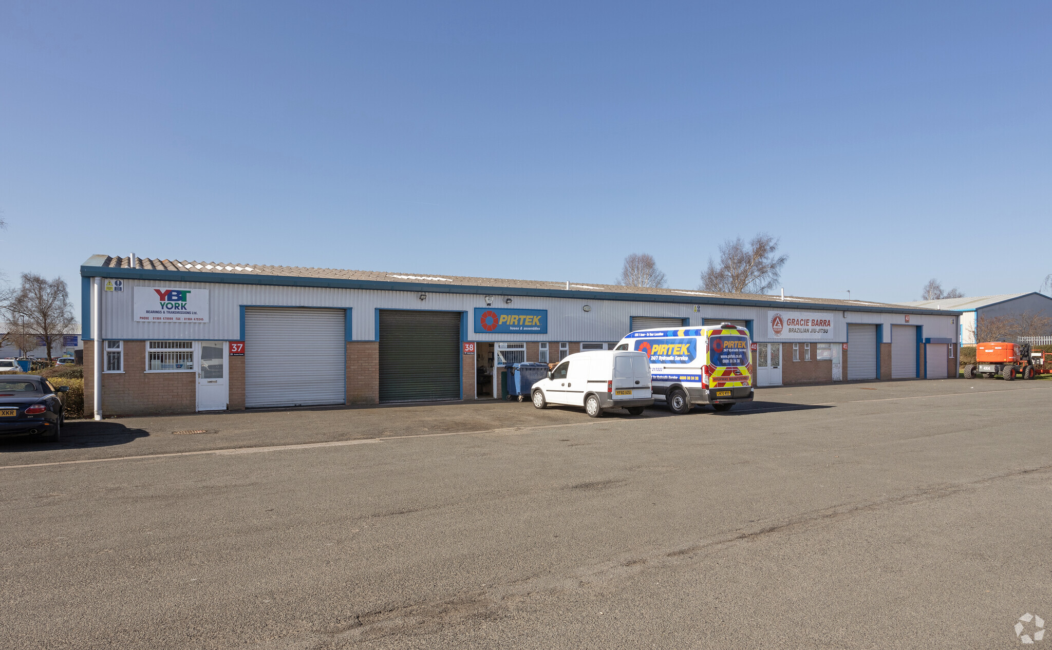 Auster Rd, York for lease Primary Photo- Image 1 of 7