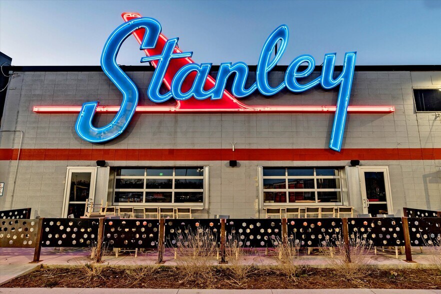 1923 Dallas St, Aurora, CO à vendre - Autre - Image 2 de 30