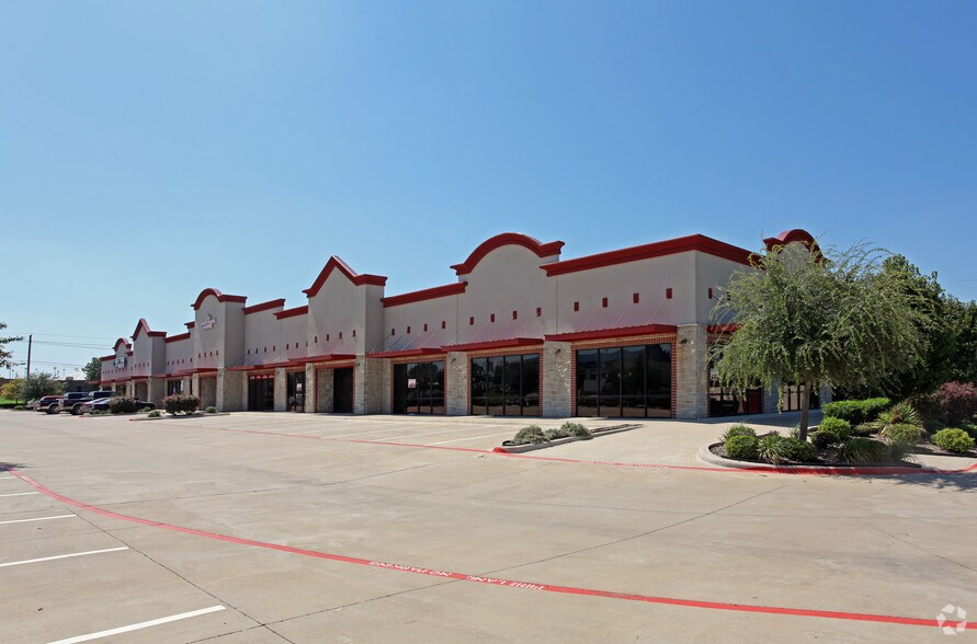 800 Silken Xing, Midlothian, TX à louer - Photo du bâtiment - Image 2 de 4