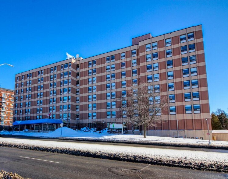 2330 Carling Ave, Ottawa, ON à vendre - Photo du bâtiment - Image 2 de 16