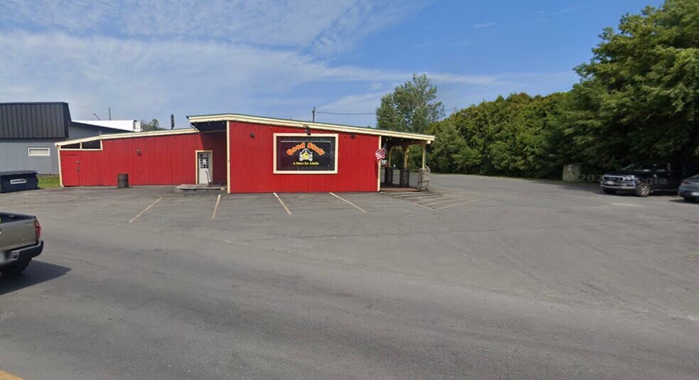 289 Cornelia St, Plattsburgh, NY à vendre - Photo du bâtiment - Image 2 de 4