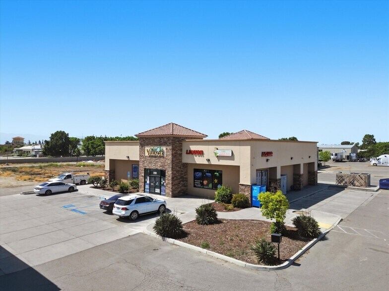 2201 S Union Ave, Bakersfield, CA à vendre - Aérien - Image 3 de 23