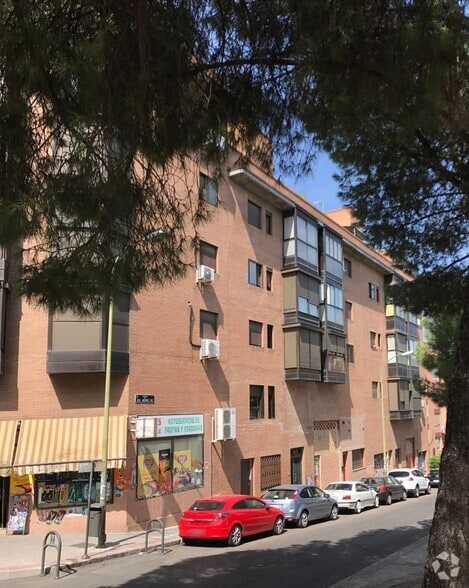 Multifamily in Madrid, Madrid for sale - Primary Photo - Image 1 of 1