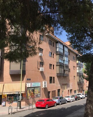 Plus de détails pour Multi-résidentiel à vendre